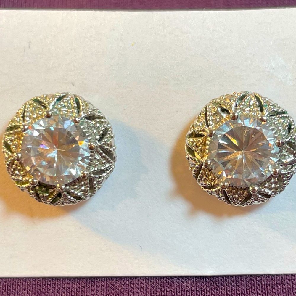 Radiant Crystal Rivoli stud earrings in silver